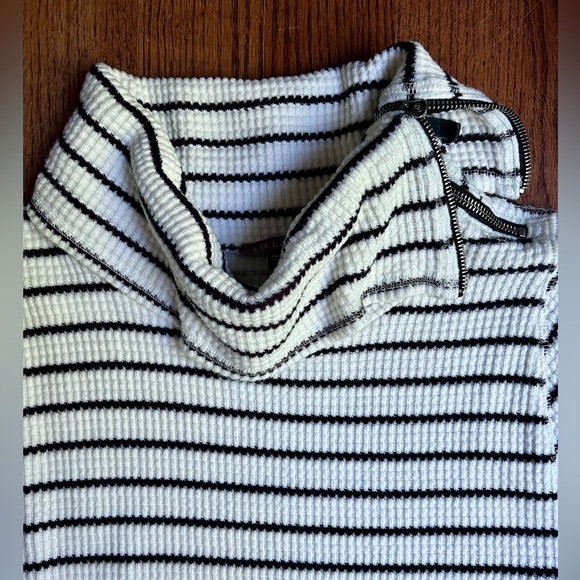 Shoulder Zipper Cream Black Stripe Casual Pullover - Picture 3 of 7